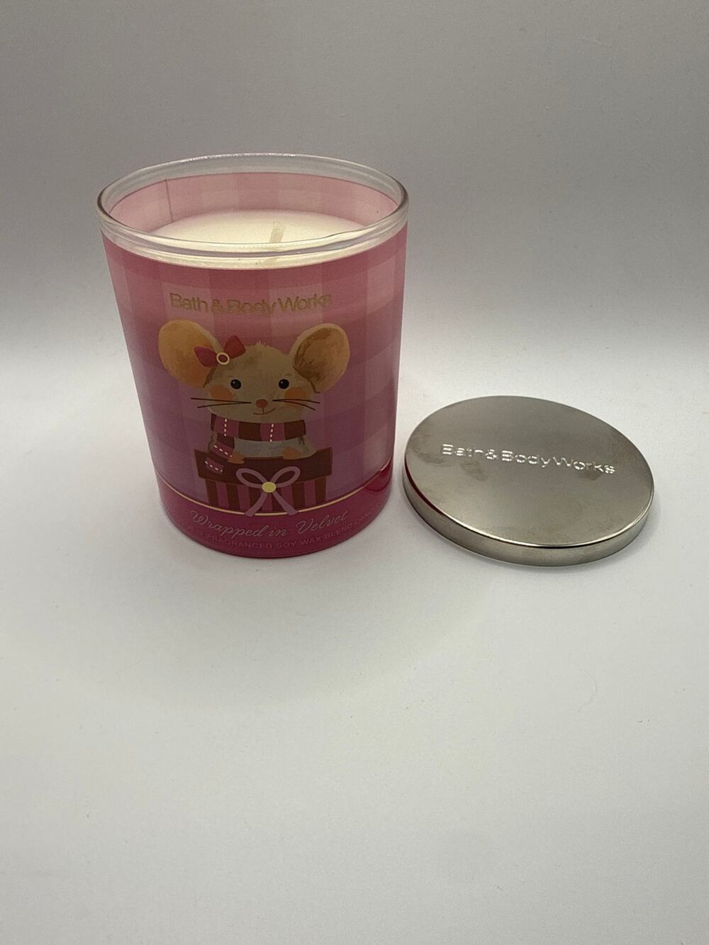 NEW Bath & Body Works Wrapped in Velvet - Single Wick Candle